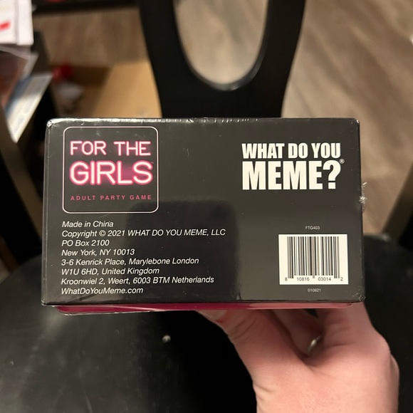 For the Girls Adult Card Game - New in Box with Wrapping - Picture 3 of 6